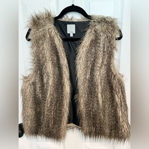Faux fur Halogen vest large